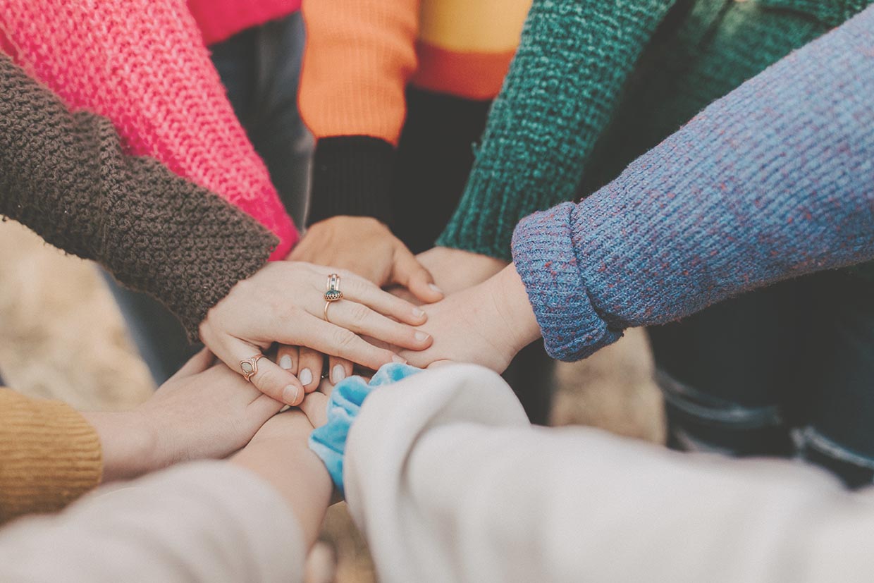 Community Connections banner - hannah-busing-Zyx1bK9mqmA-unsplash